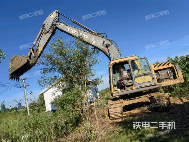 沃尔沃EC210B挖掘机