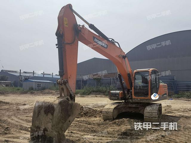 斗山DX215-9CN挖掘机