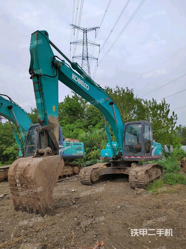 神钢SK210LC-8挖掘机
