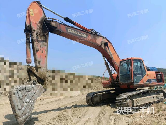 斗山DH300LC-7挖掘机