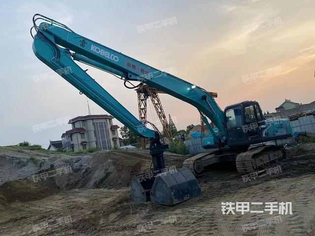 神钢SK260LC-8挖掘机