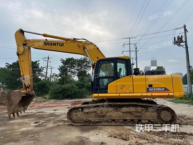 山推SE245LC-9A挖掘机