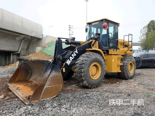 三一重工SW955K1装载机