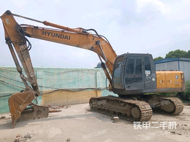 现代R215-7挖掘机