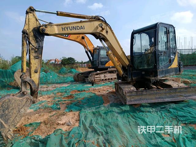 现代R60-7挖掘机