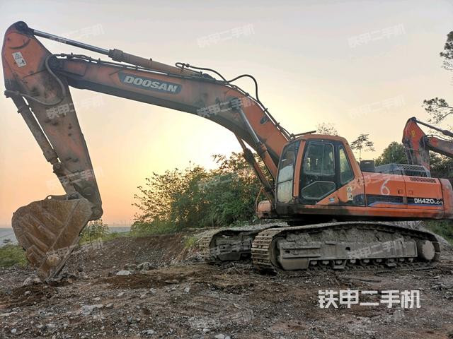 斗山DH420LC-7挖掘机