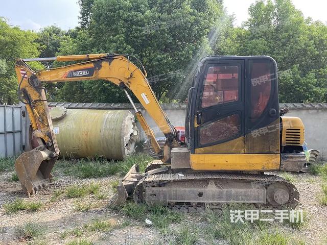 雷沃重工FR65V8挖掘机