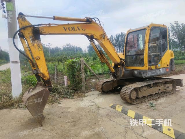 山东临工LG665挖掘机