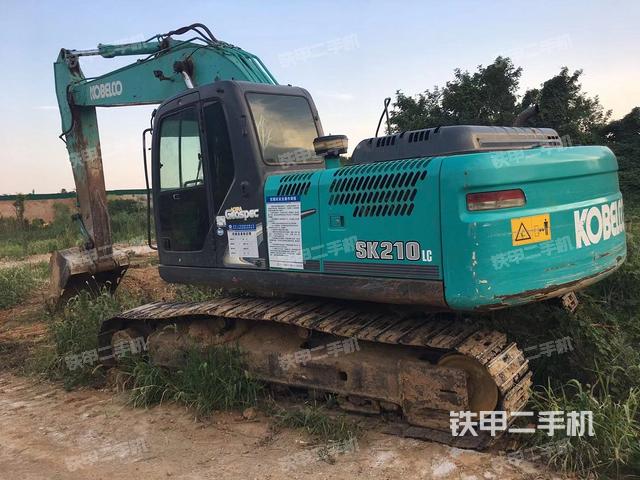 神钢SK210LC-8挖掘机