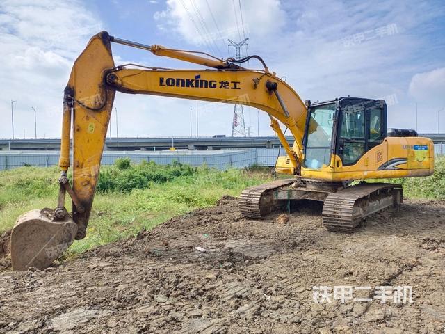 龙工LG6220D挖掘机