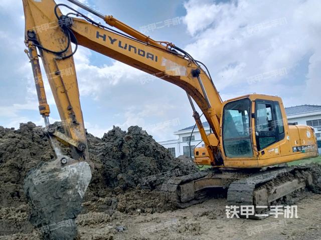 现代R215-7C挖掘机
