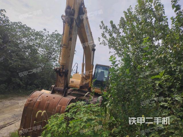 小松PC200-8M0挖掘机