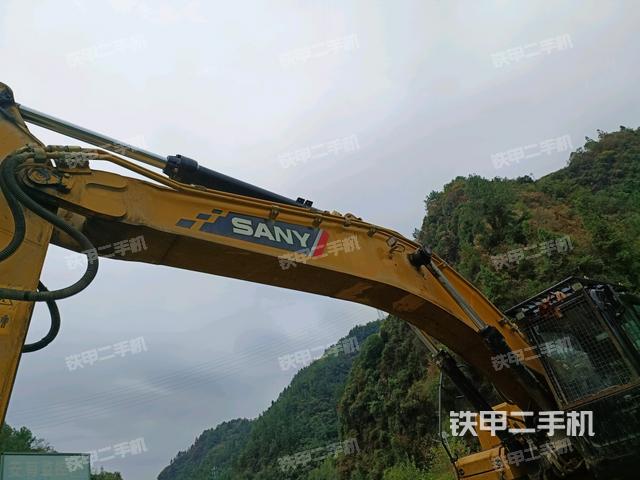大臂整体 右侧(工作和回转装置) 大臂整体 右侧(工作和回转装置)