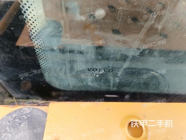 后窗玻璃角标(驾驶室部分) 后窗玻璃角标(驾驶室部分)