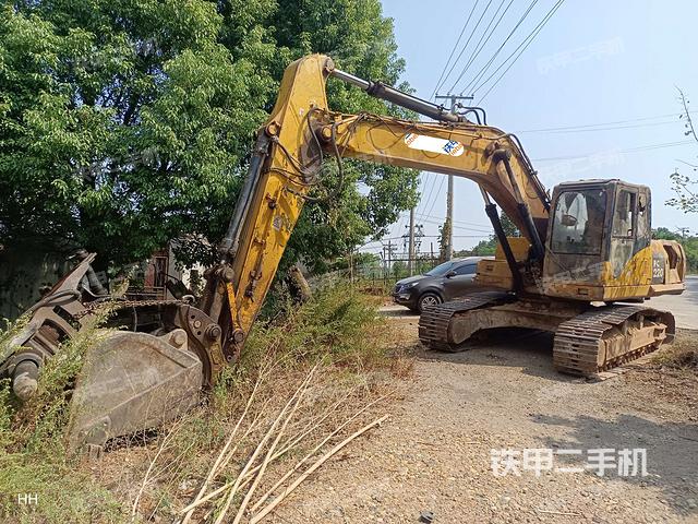 雷沃重工FR220挖掘机