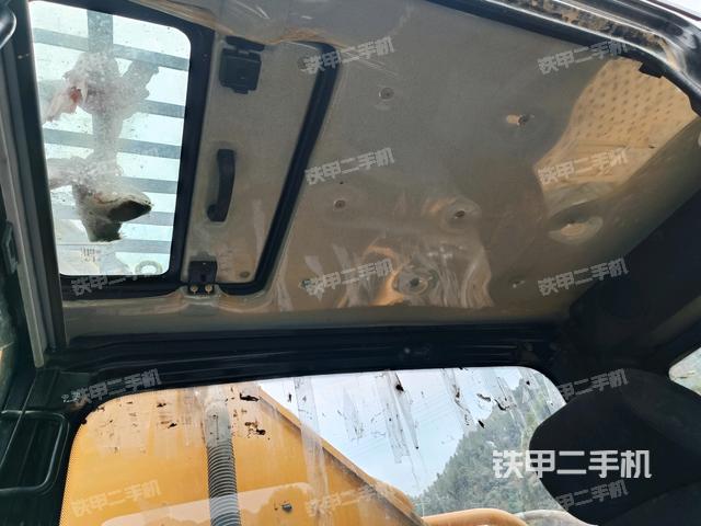 顶棚整体(驾驶室部分) 顶棚整体(驾驶室部分)