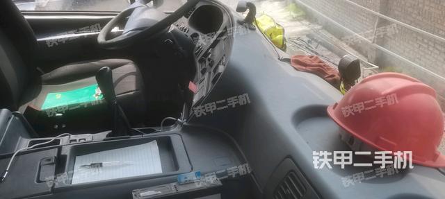 驾驶室操作台(设备外观及核心部件) 驾驶室操作台(设备外观及核心部件)