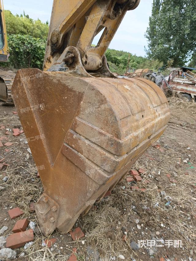 铲斗右后整体（工作和回转装置）