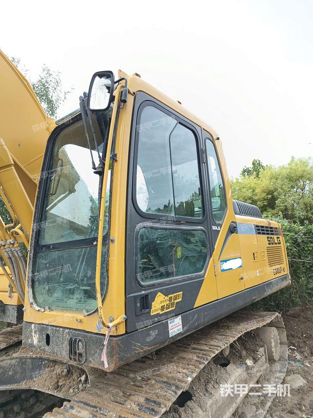 驾驶室左前45度（驾驶室部分）