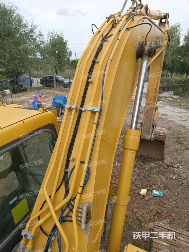 大臂背部俯视（工作和回转装置）