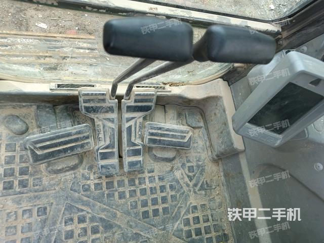 座椅后部（驾驶室部分）