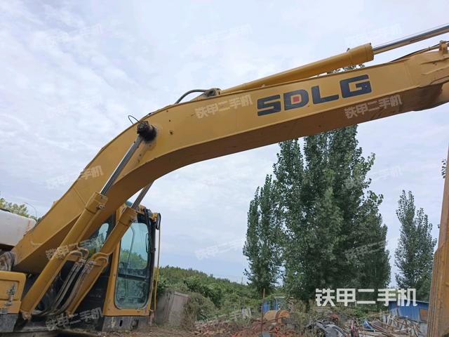 大臂整体 右侧（工作和回转装置）