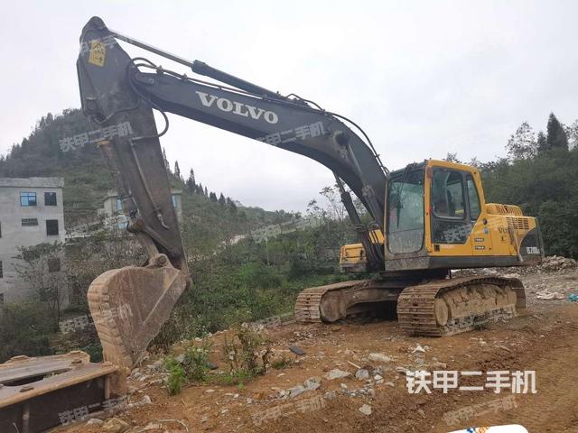沃尔沃EC200B挖掘机