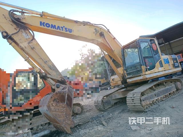 小松PC210LC-8挖掘机