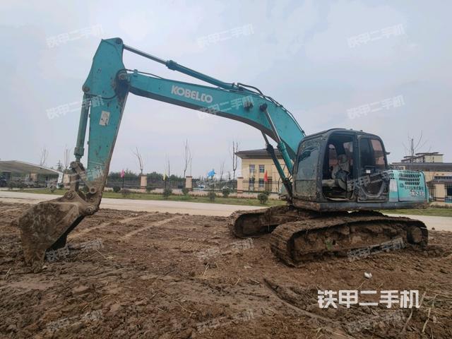 神钢SK210LC-8挖掘机
