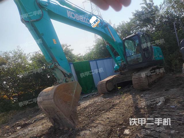 神钢SK200-10挖掘机