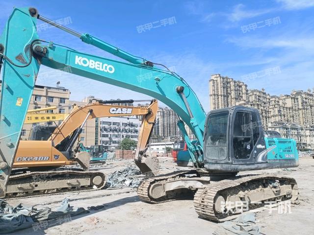神钢SK260LC-8挖掘机