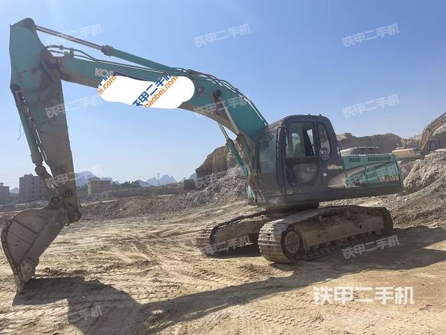 神钢SK200-8挖掘机