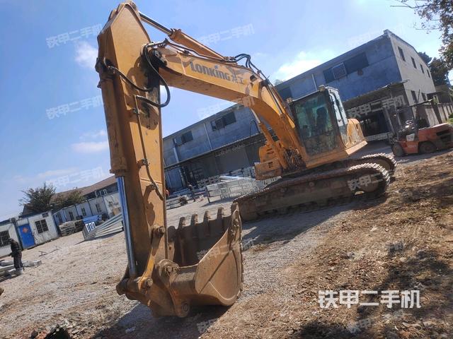 龙工LG6230E挖掘机