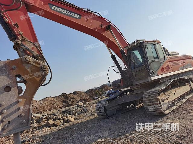 斗山DX380LC-9C挖掘机