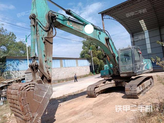 神钢SK260LC-8挖掘机