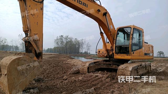 现代R225LC-7挖掘机