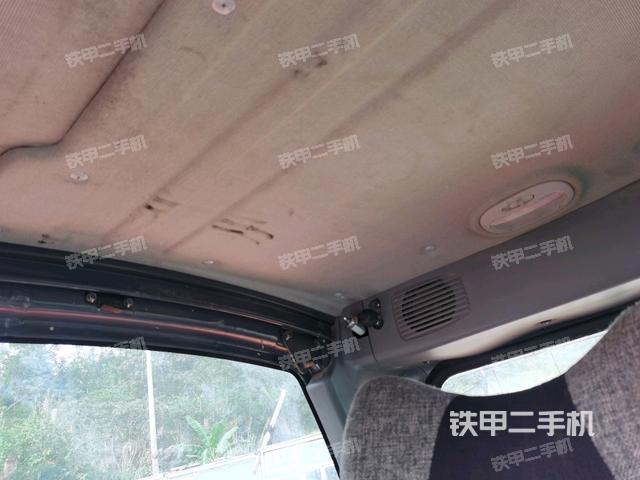 顶棚整体(驾驶室部分) 顶棚整体(驾驶室部分)