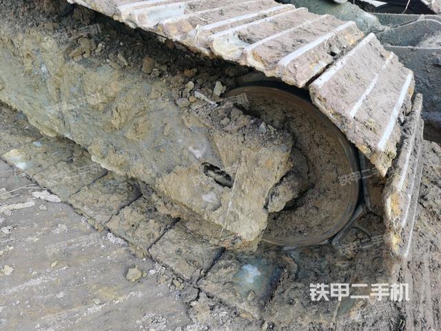 左导向轮(行走机构) 左导向轮(行走机构)