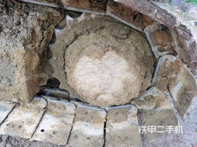 左驱动轮(行走机构) 左驱动轮(行走机构)