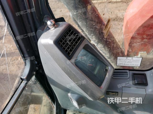 显示屏 (驾驶室部分) 显示屏 (驾驶室部分)