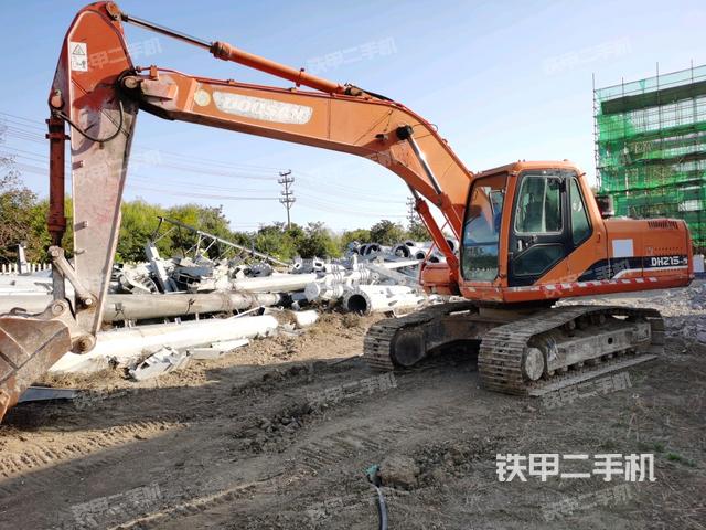 斗山DH215-7挖掘机