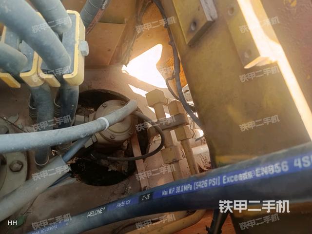 加藤HD820V挖掘机的设备实拍-第47张实拍照片