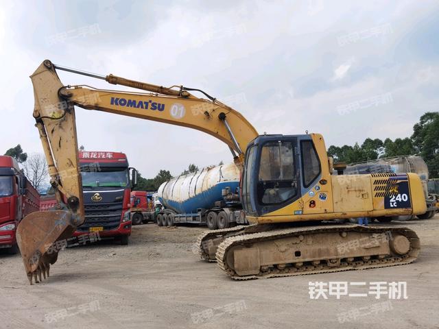 柳工CLG225C挖掘机