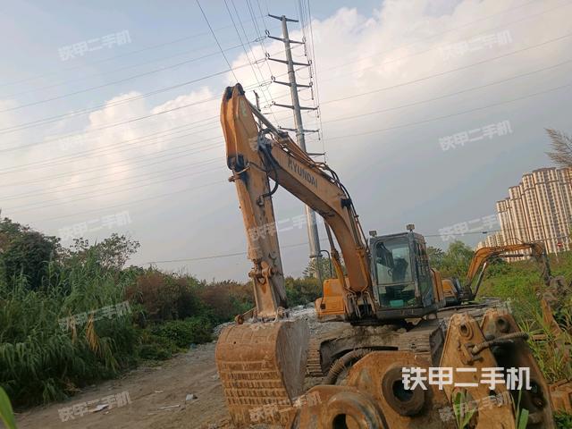 现代R215-7挖掘机