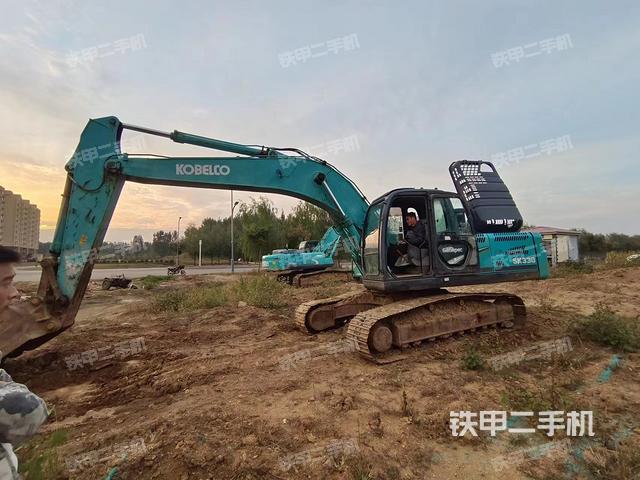 神钢SK250-8挖掘机