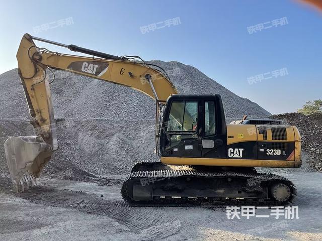 卡特彼勒323DL挖掘机