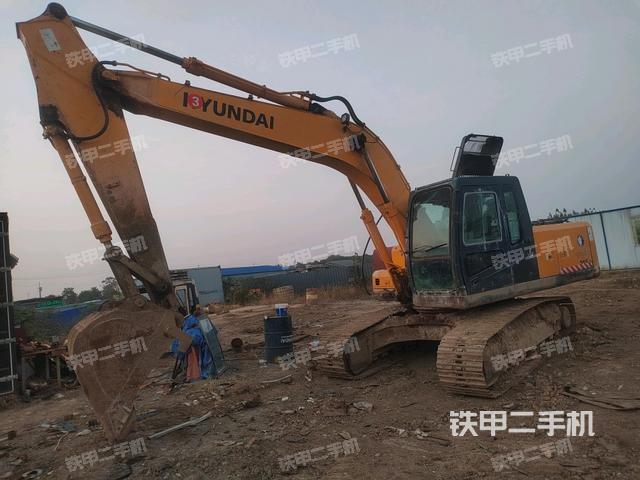 现代R215-7挖掘机