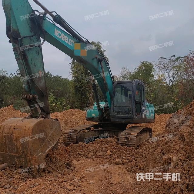 神钢SK210LC-8挖掘机