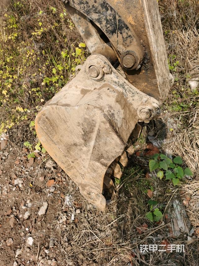 铲斗45度(工作和回转装置) 铲斗45度(工作和回转装置)