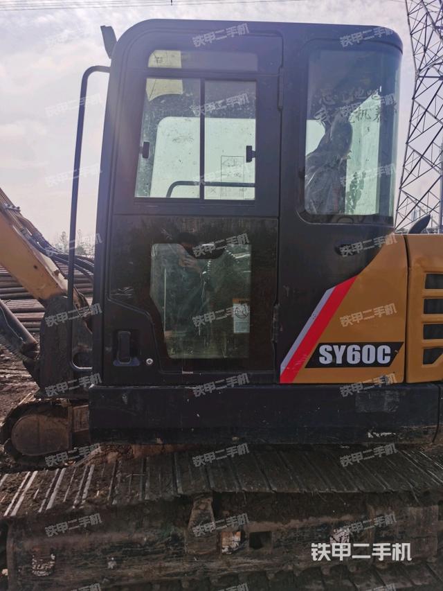  驾驶室正侧（驾驶室部分）